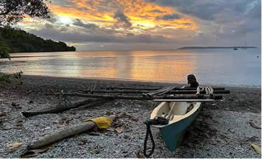 Ureparapara canoe on beach